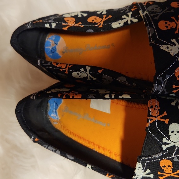 Tommy Bahama Glow-In-The-Dark Skull print loafers - Picture 4 of 9